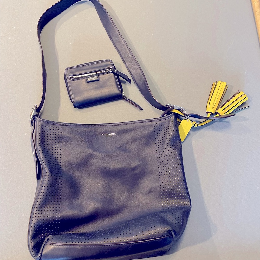 This is for the purse and wallet Sharon. Very nice coach purse